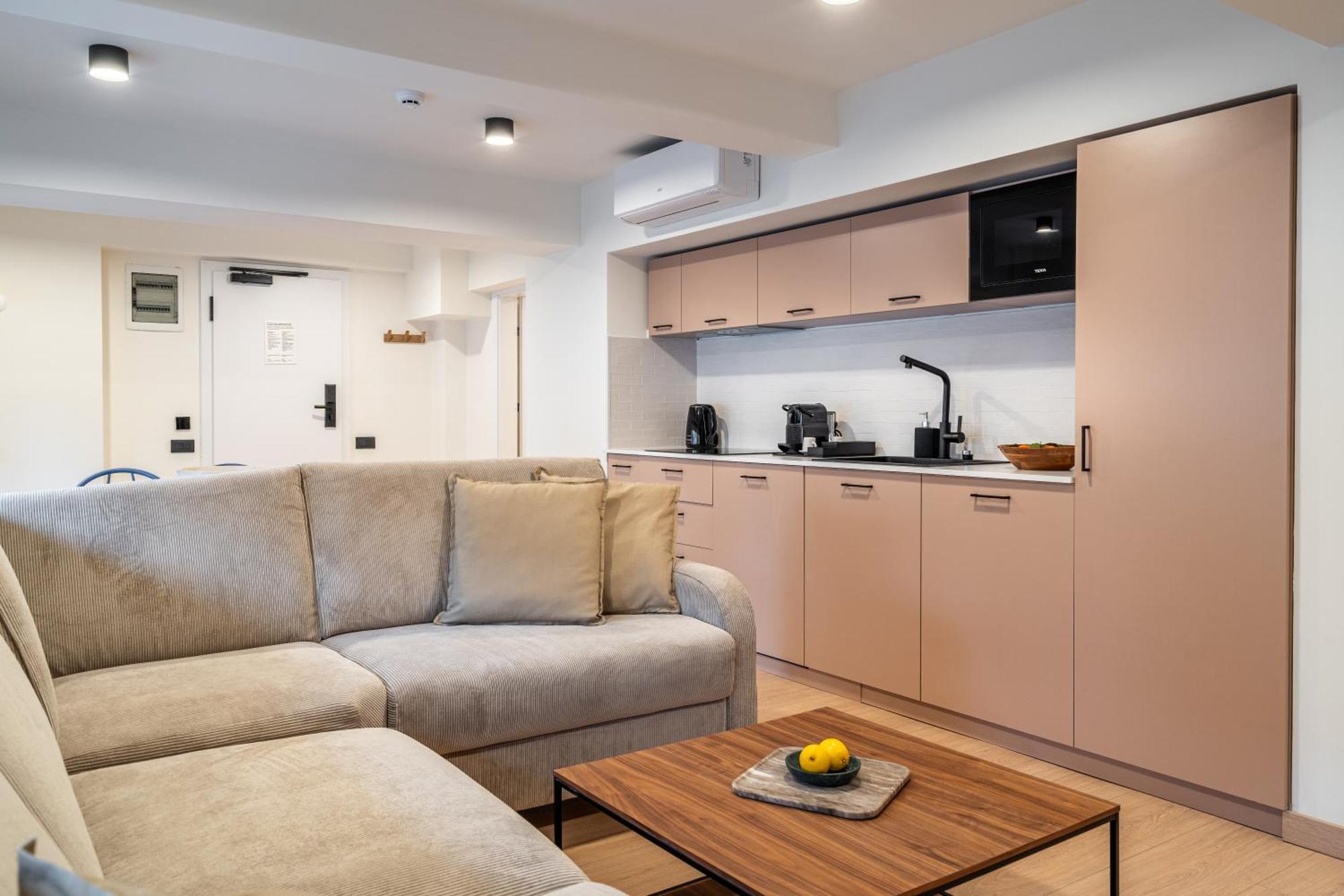 Old Town Apartments By Olala Homes Bucarest Extérieur photo